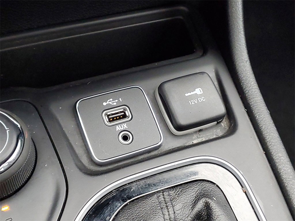 Used 2022 Jeep Cherokee Limited image 29