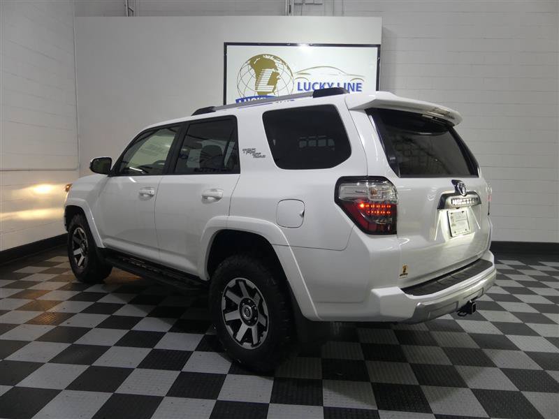 Used 2018 Toyota 4Runner TRD Off-Road Premium AWD/4WD image 11