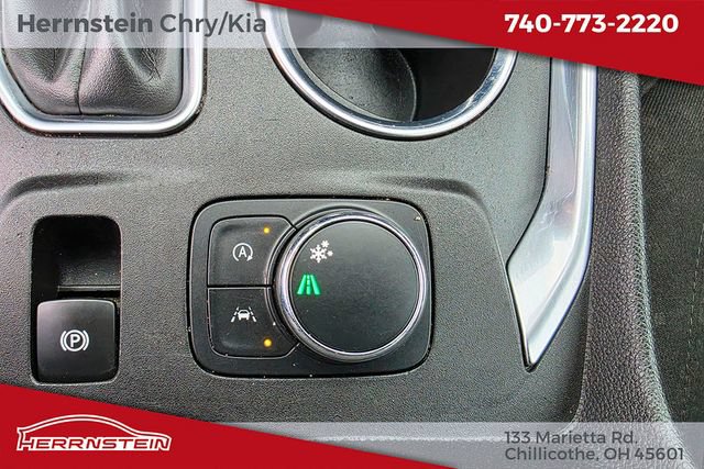 Used 2023 Chevrolet Traverse LT FWD image 20