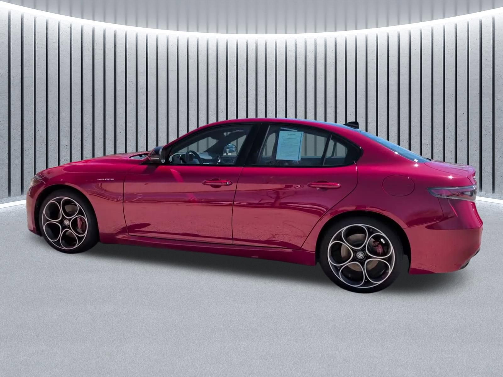 Used 2024 Alfa Romeo Giulia Veloce image 16