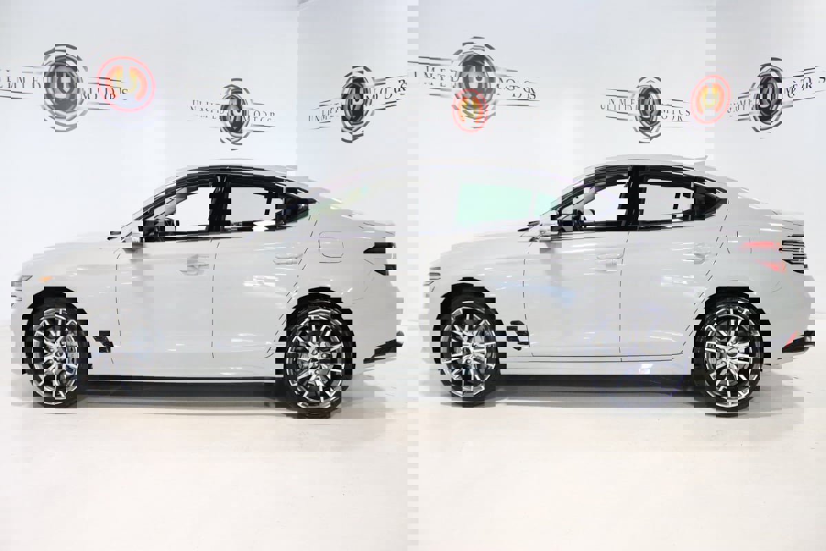 Used 2025 Genesis G70 2.5T image 29