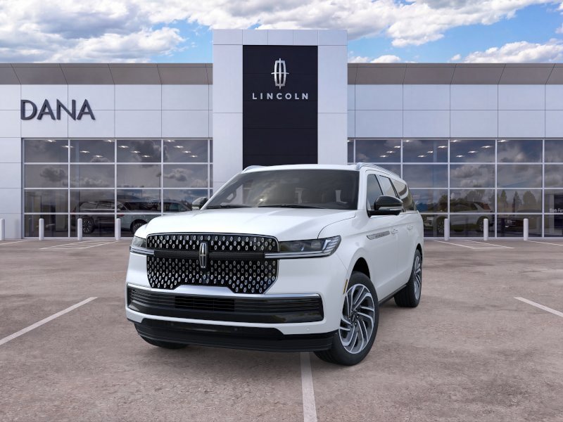New 2026 Lincoln Navigator L Reserve AWD/4WD image 2