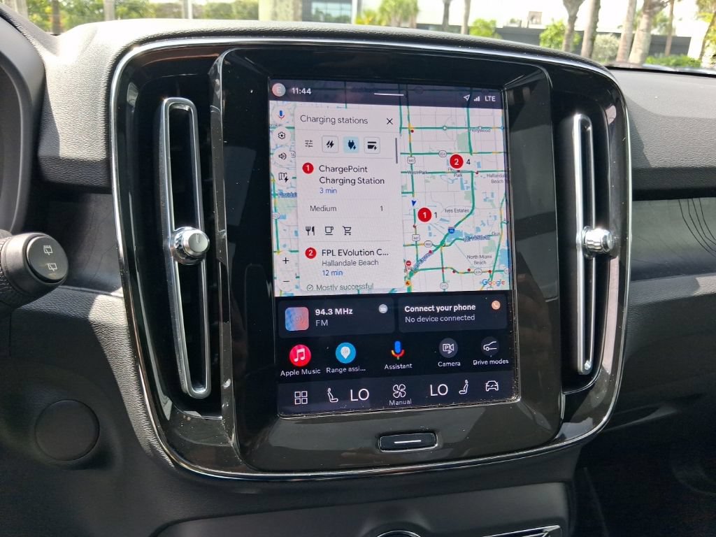 Used 2023 Volvo XC40 Recharge Plus AWD/4WD image 21