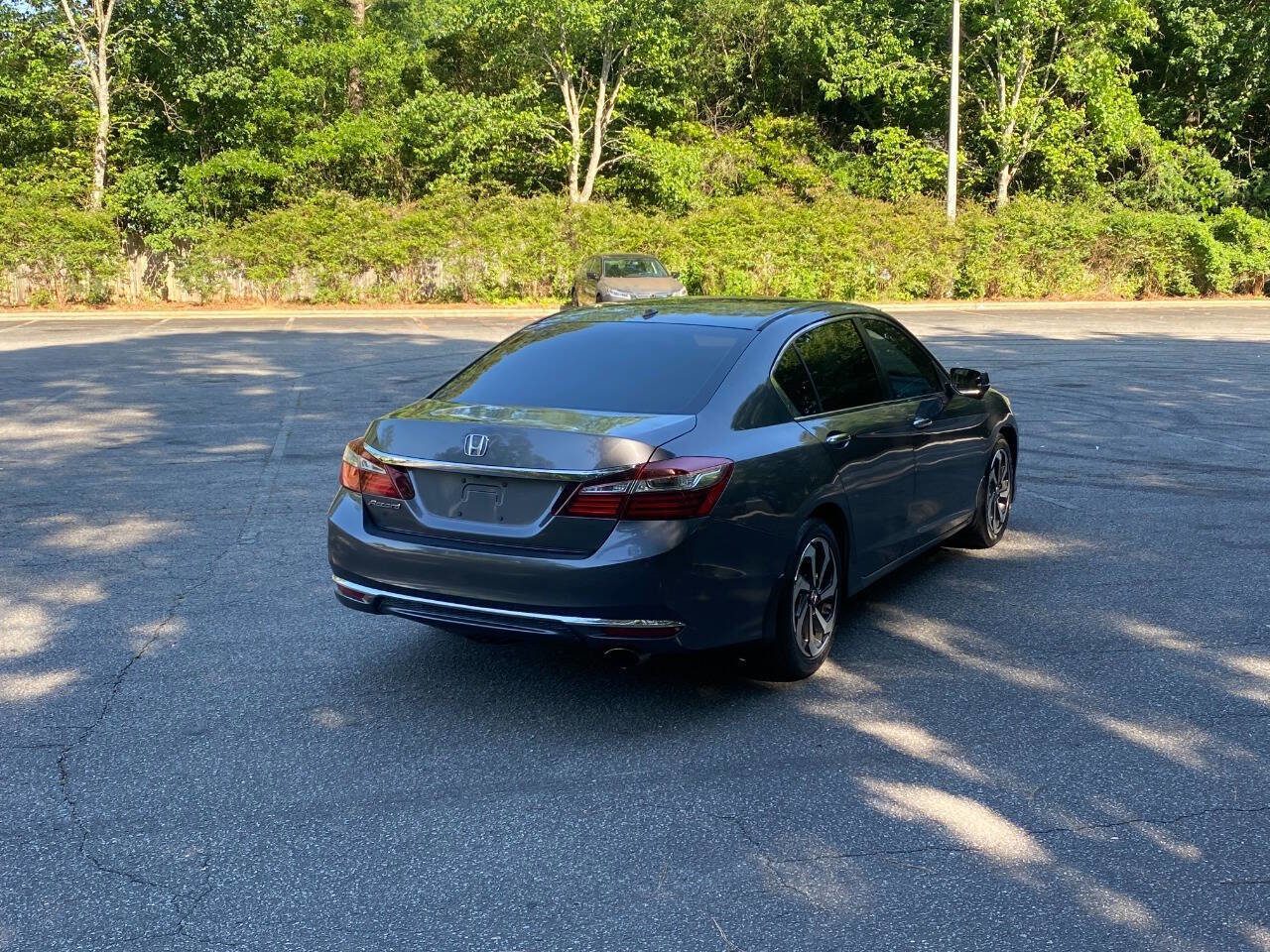 Used 2016 Honda Accord EX-L image 5