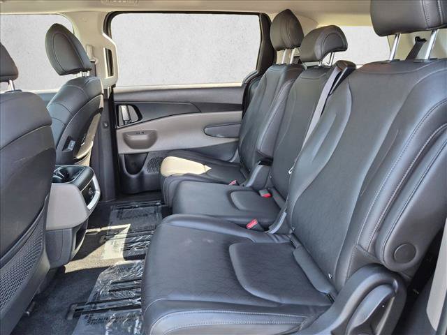 Used 2026 Kia Carnival FWD image 19
