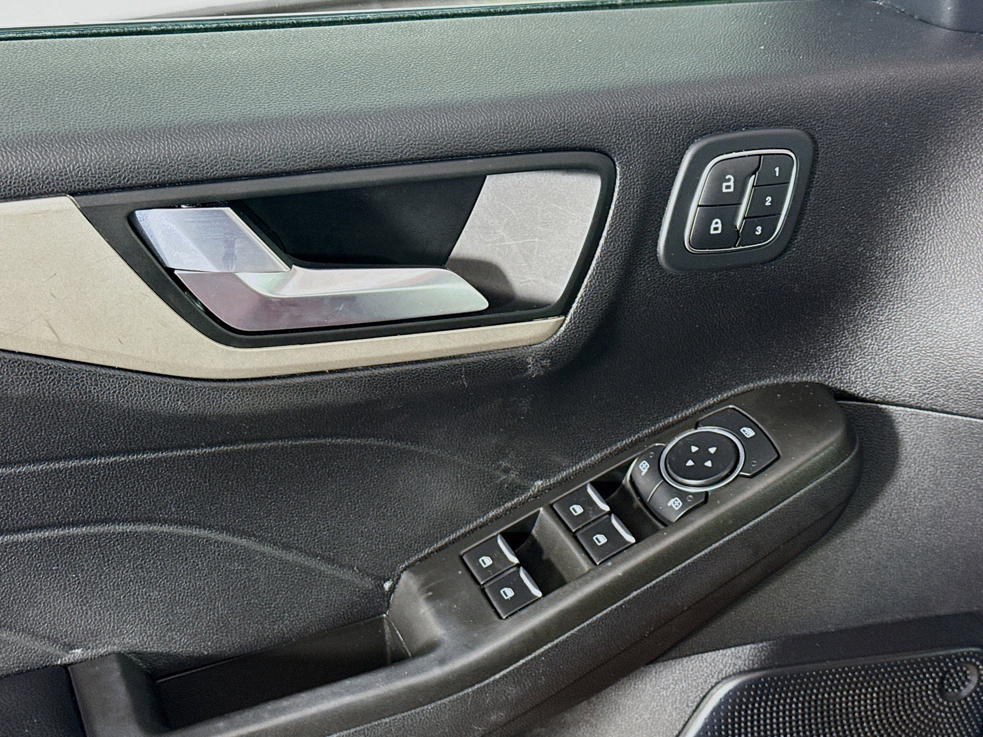 Used 2021 Ford Escape SEL w/ Technology Package image 24