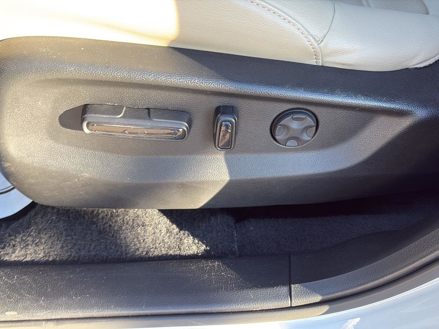 Used 2022 Honda CR-V Touring image 6