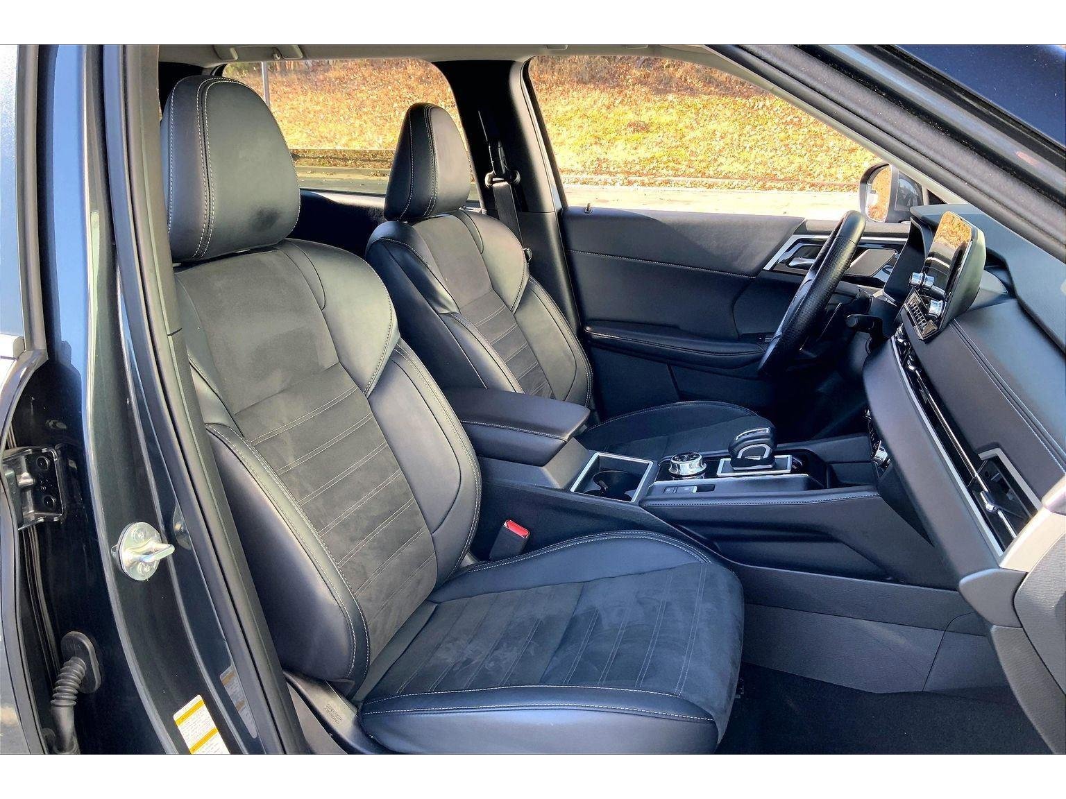 Used 2024 Mitsubishi Outlander SE image 7