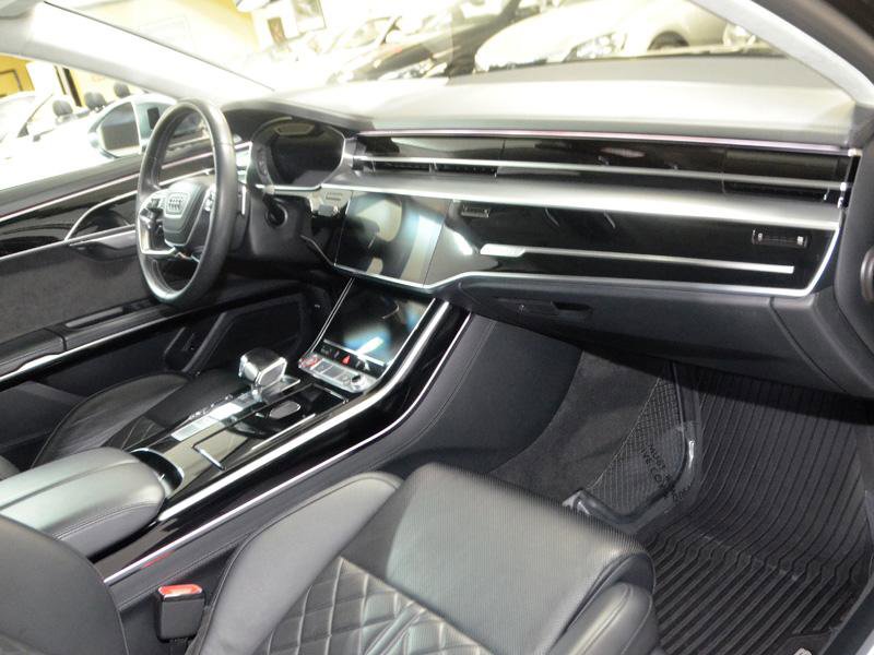 Used 2020 Audi S8 L image 24