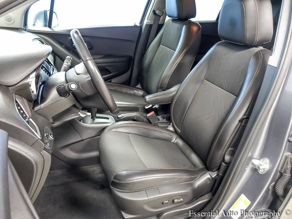 Used 2020 Chevrolet Trax LT w/ Driver Confidence Package FWD image 9