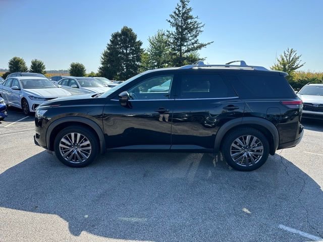 Used 2022 Nissan Pathfinder SL w/ SL Premium Package image 4