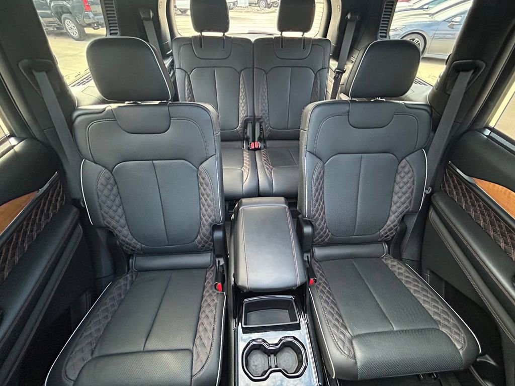 Used 2024 Jeep Grand Cherokee L Summit AWD/4WD image 18