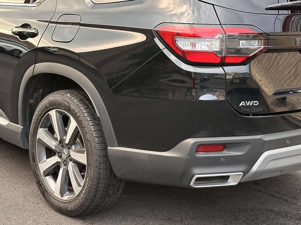 Used 2023 Honda Pilot Elite image 11