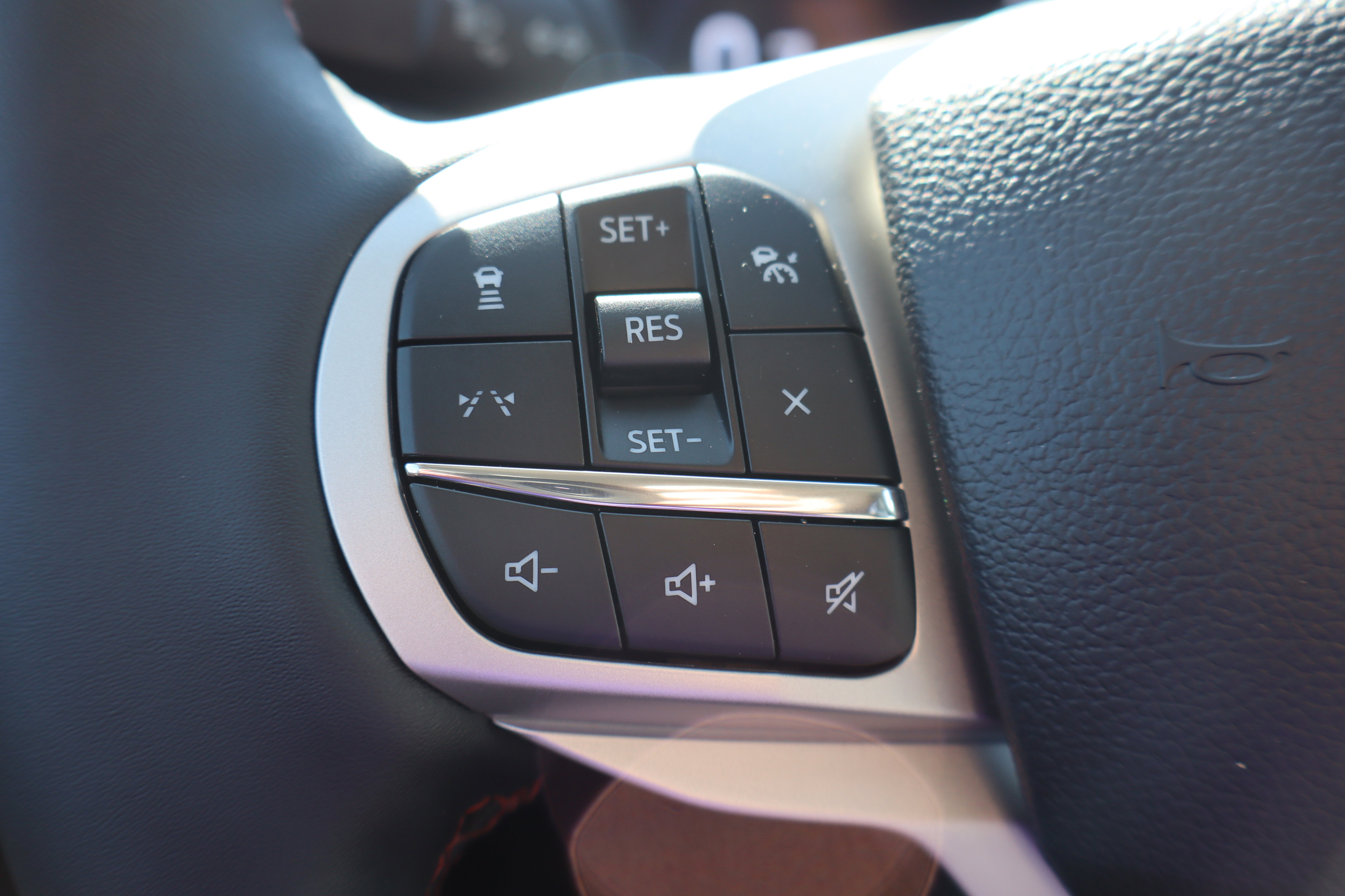New 2026 Ford Explorer Active w/ Active Comfort Package AWD/4WD image 17