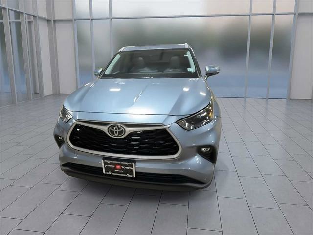 Certified 2022 Toyota Highlander XLE image 3