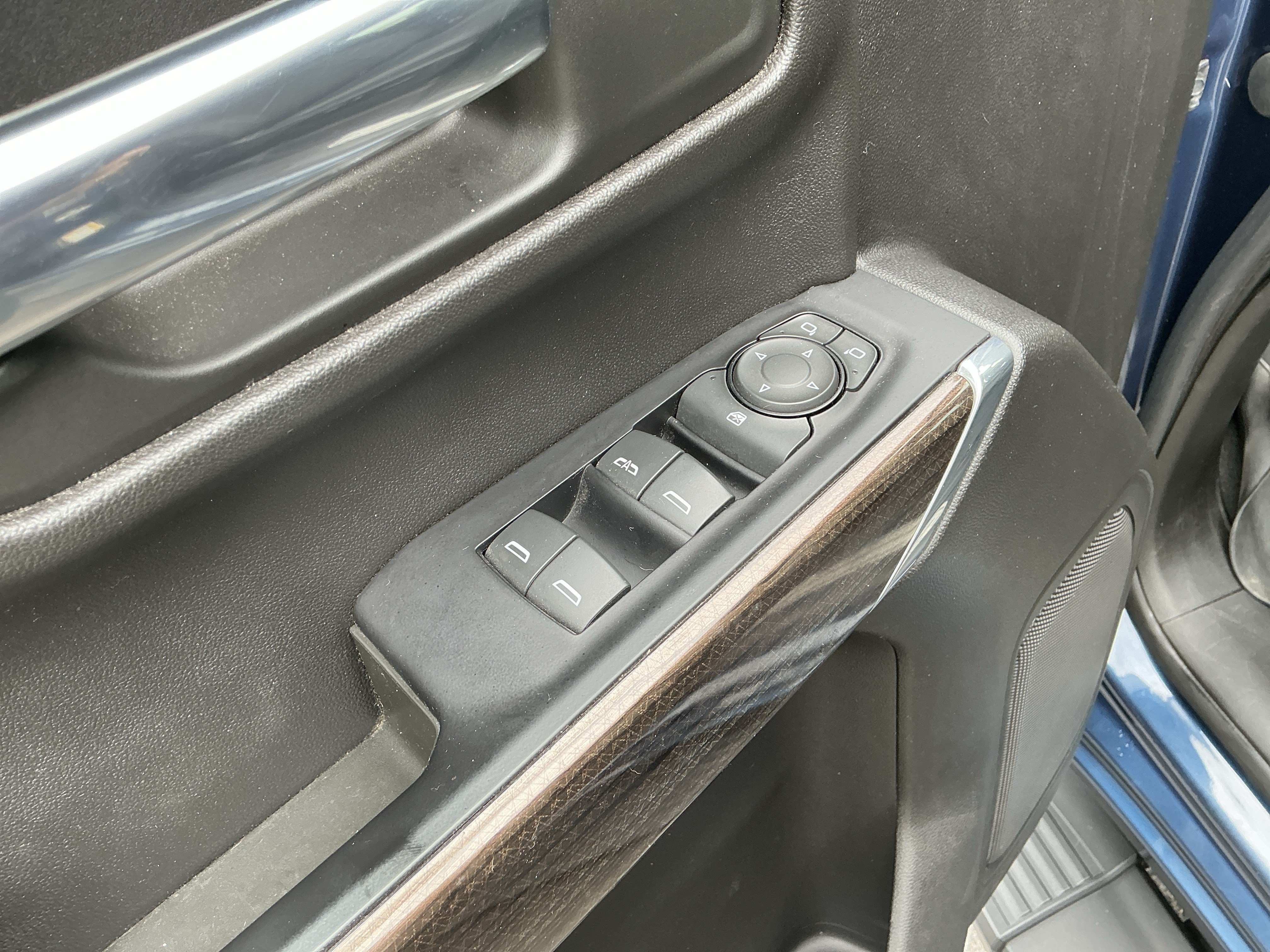 Used 2019 Chevrolet Silverado 1500 LT w/ All-Star Edition AWD/4WD image 19