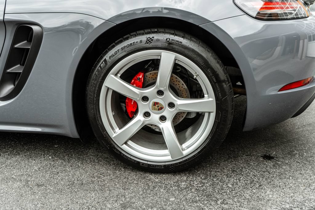 Used 2018 Porsche 718 Cayman RWD image 25