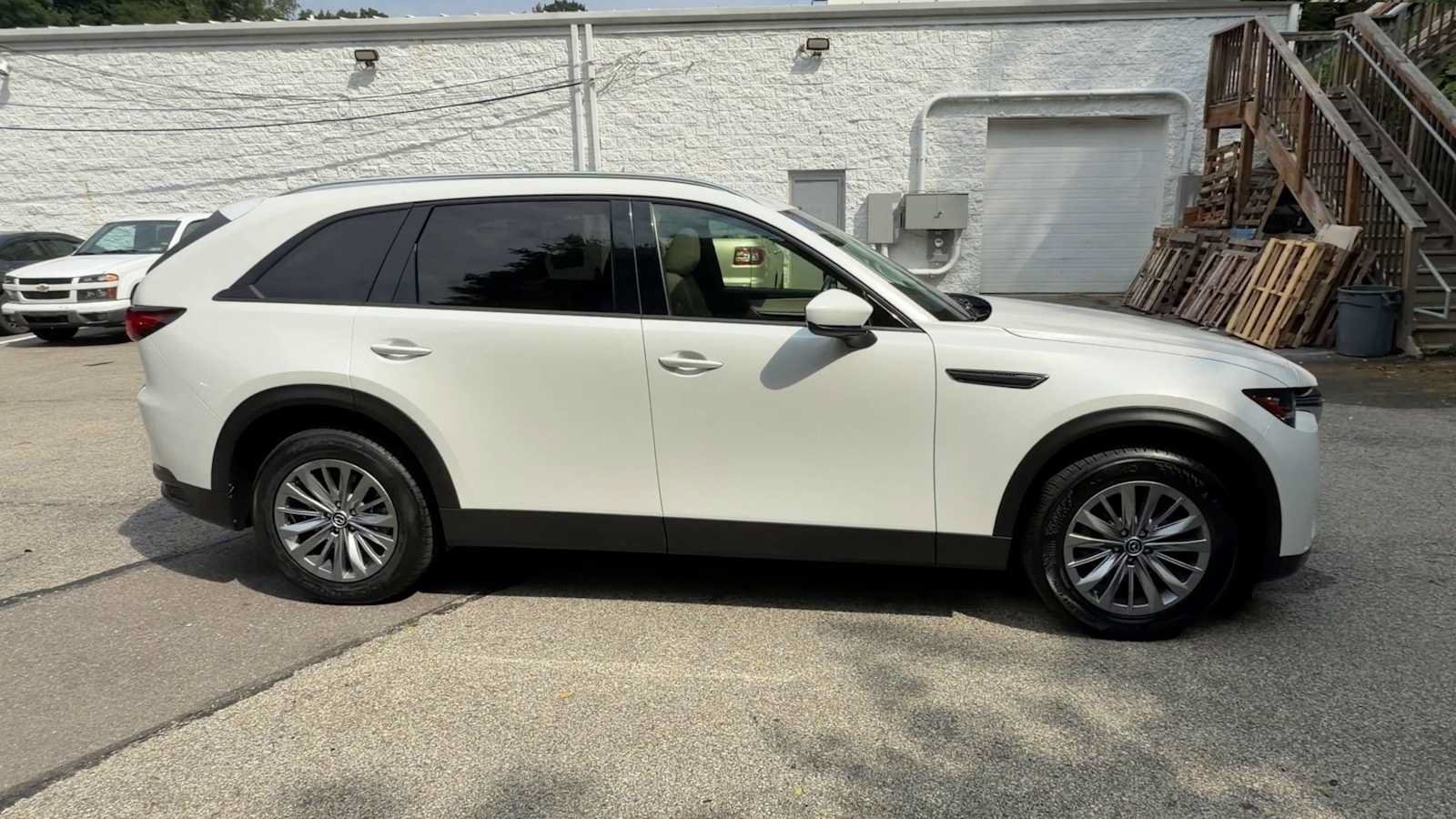 Used 2024 MAZDA CX-90 3.3 Turbo w/ Preferred Plus AWD/4WD image 9