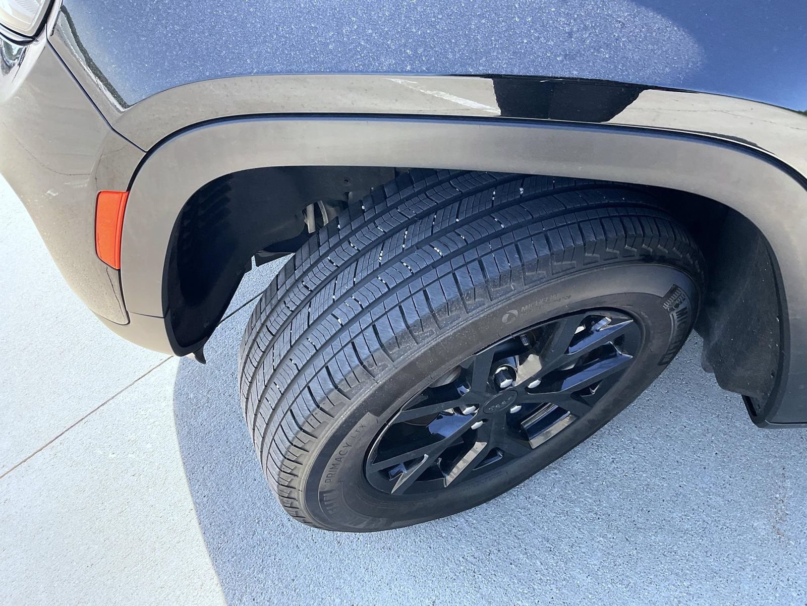 Used 2024 Jeep Grand Cherokee Altitude AWD/4WD image 23