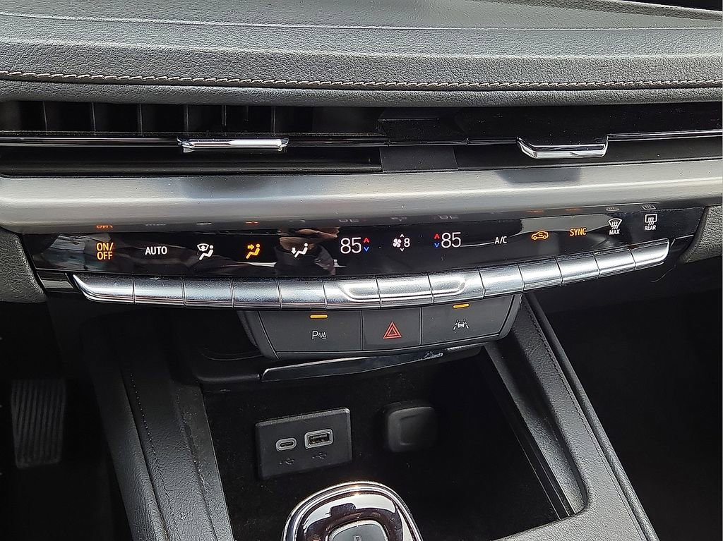 Used 2024 Cadillac XT4 Premium Luxury image 29