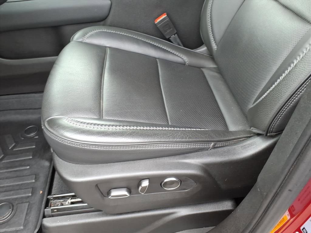 Used 2021 GMC Yukon Denali w/ Denali Premium Package image 27