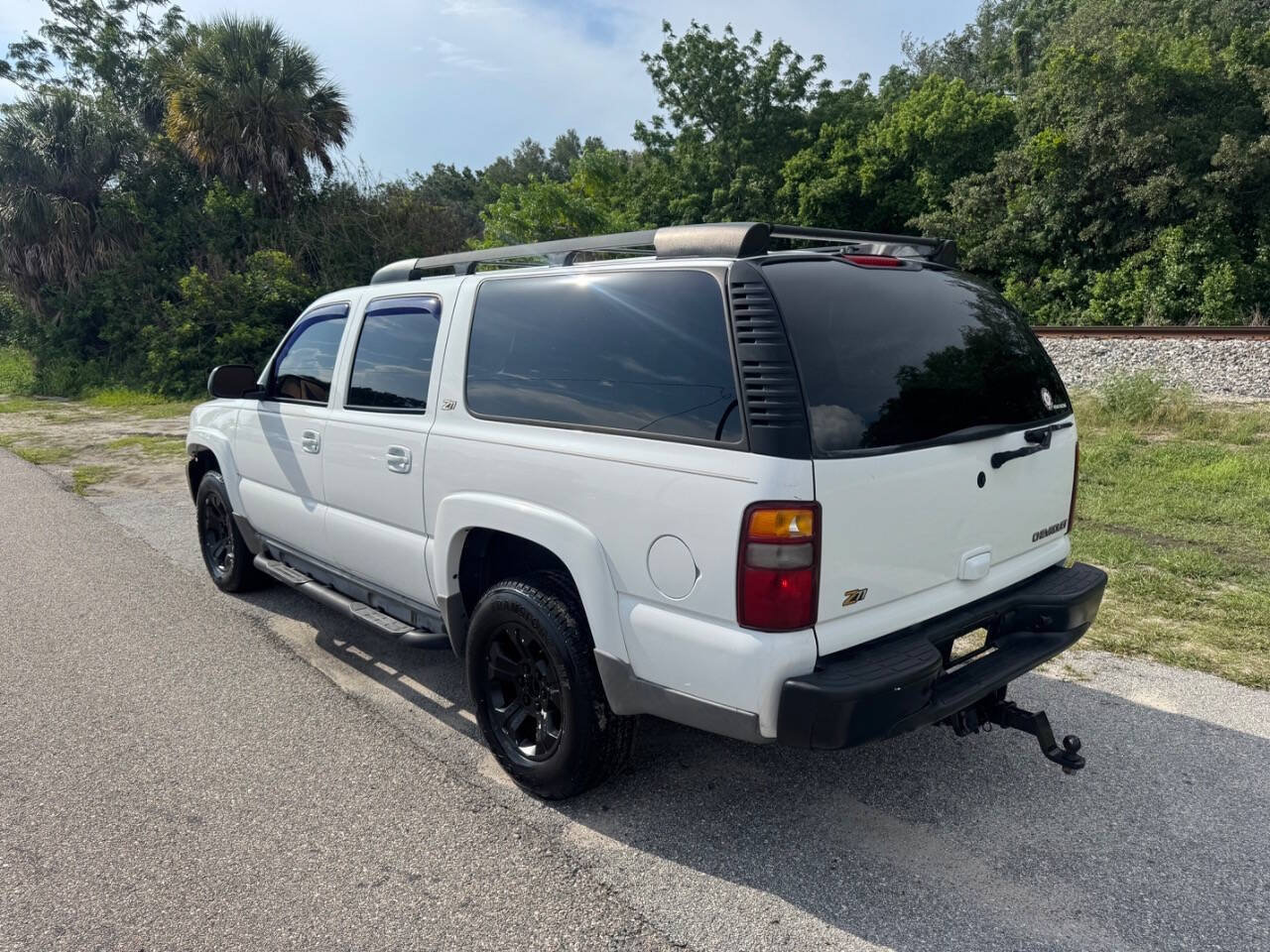 Used 2003 Chevrolet Suburban Z71 AWD/4WD image 5