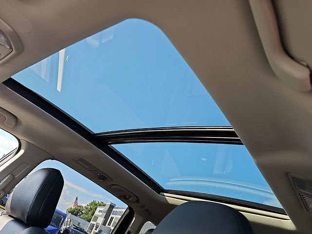 Used 2023 Subaru Ascent Limited w/ Technology Package AWD/4WD image 17