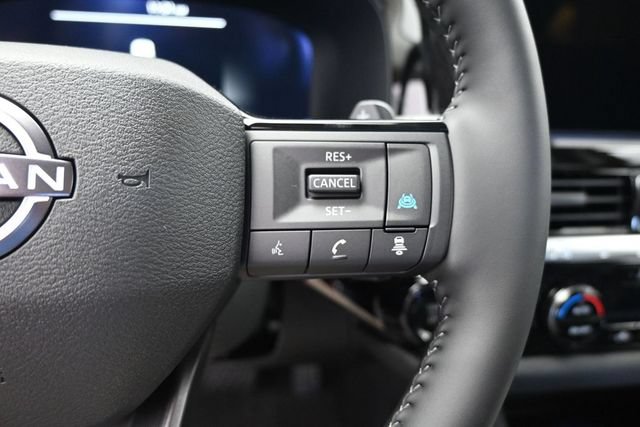 Used 2026 Nissan Pathfinder Platinum FWD image 35
