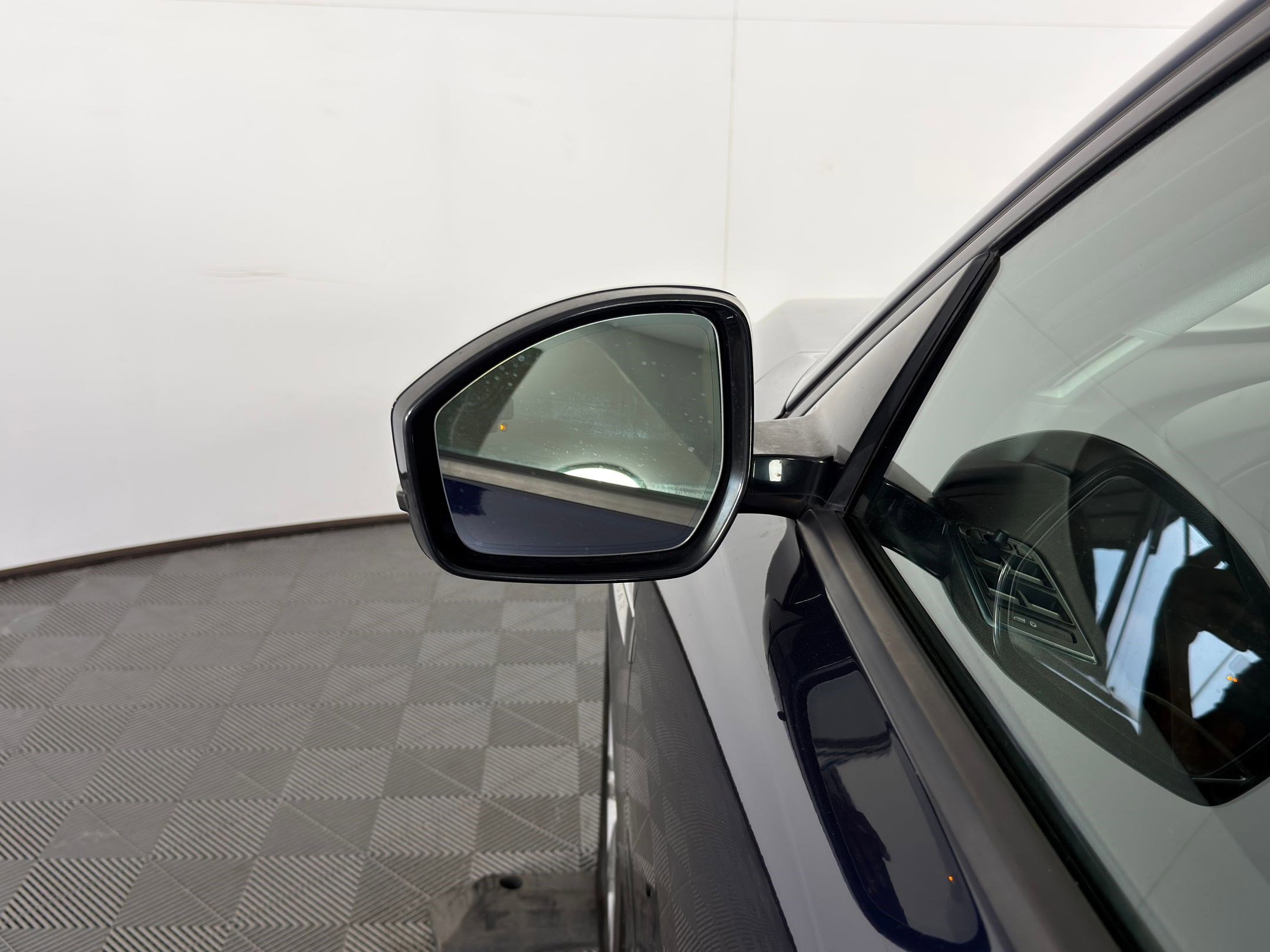 Used 2017 Jaguar F-PACE Premium image 21