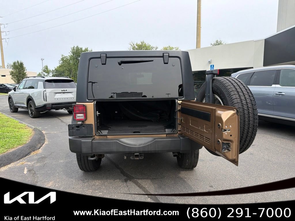 Used 2015 Jeep Wrangler Unlimited Sport w/ Quick Order Package 24S AWD/4WD image 15