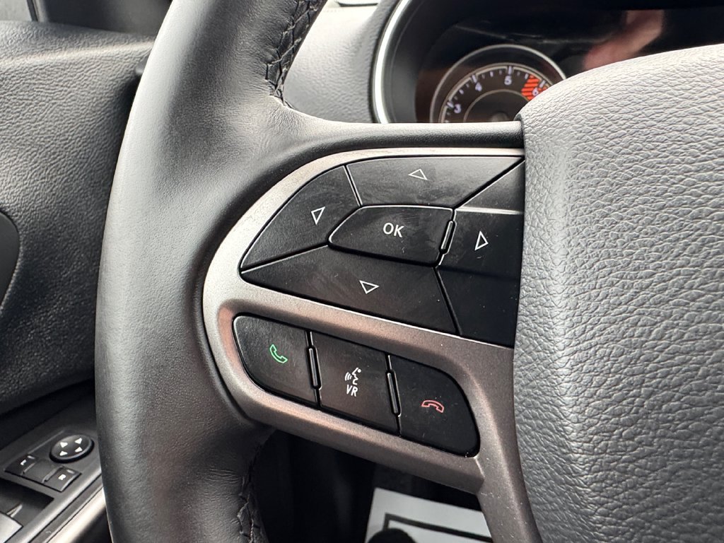 Used 2019 Jeep Cherokee Latitude Plus w/ Comfort/Convenience Group AWD/4WD image 14