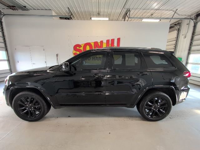Used 2021 Jeep Grand Cherokee Altitude AWD/4WD image 2