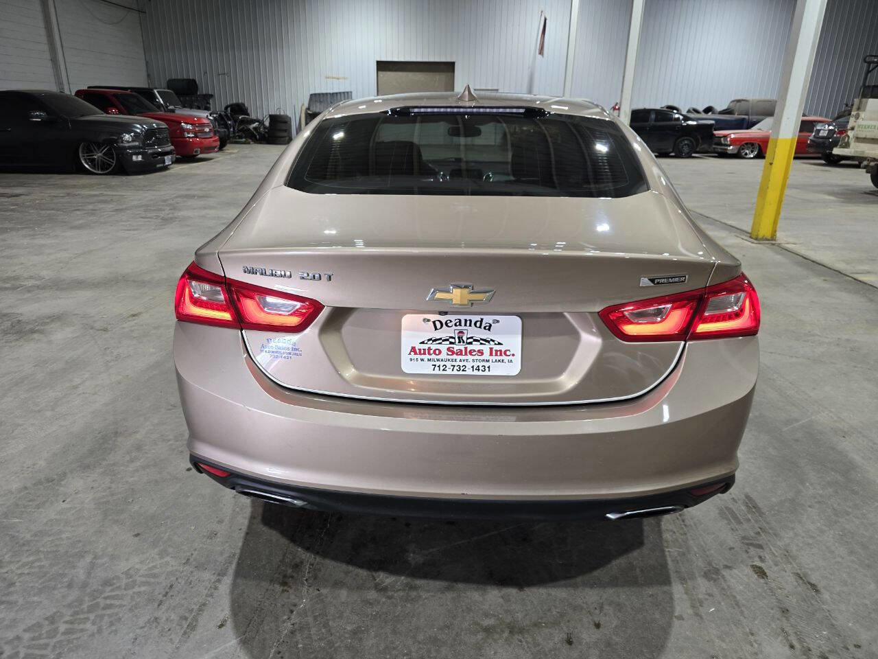 Used 2018 Chevrolet Malibu Premier w/ Premier Sun and Wheel Package FWD image 10