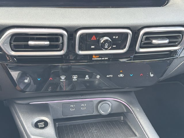 Certified 2026 Nissan Sentra SR w/ SR All Weather Package FWD image 19