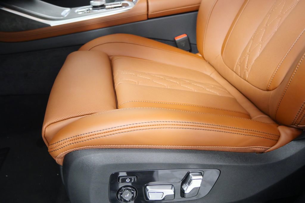 New 2026 BMW X7 xDrive40i w/ Executive Package image 11