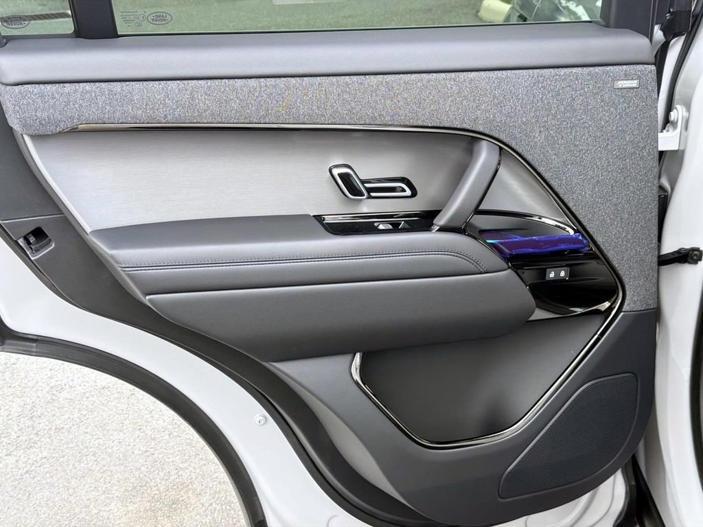 New 2026 Land Rover Range Rover Sport SE AWD/4WD image 11