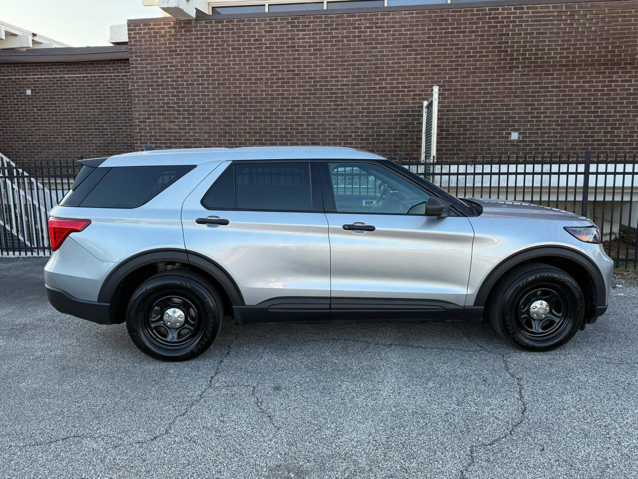 Used 2023 Ford Explorer 4WD Police Interceptor image 7