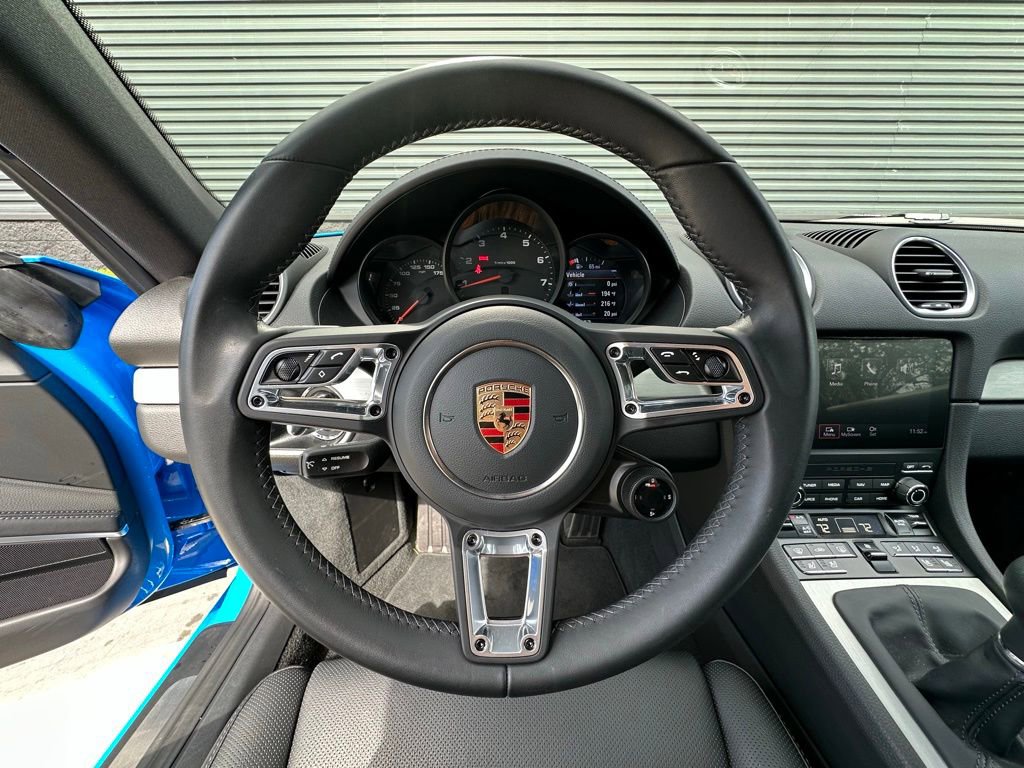 Used 2025 Porsche 718 Cayman image 30