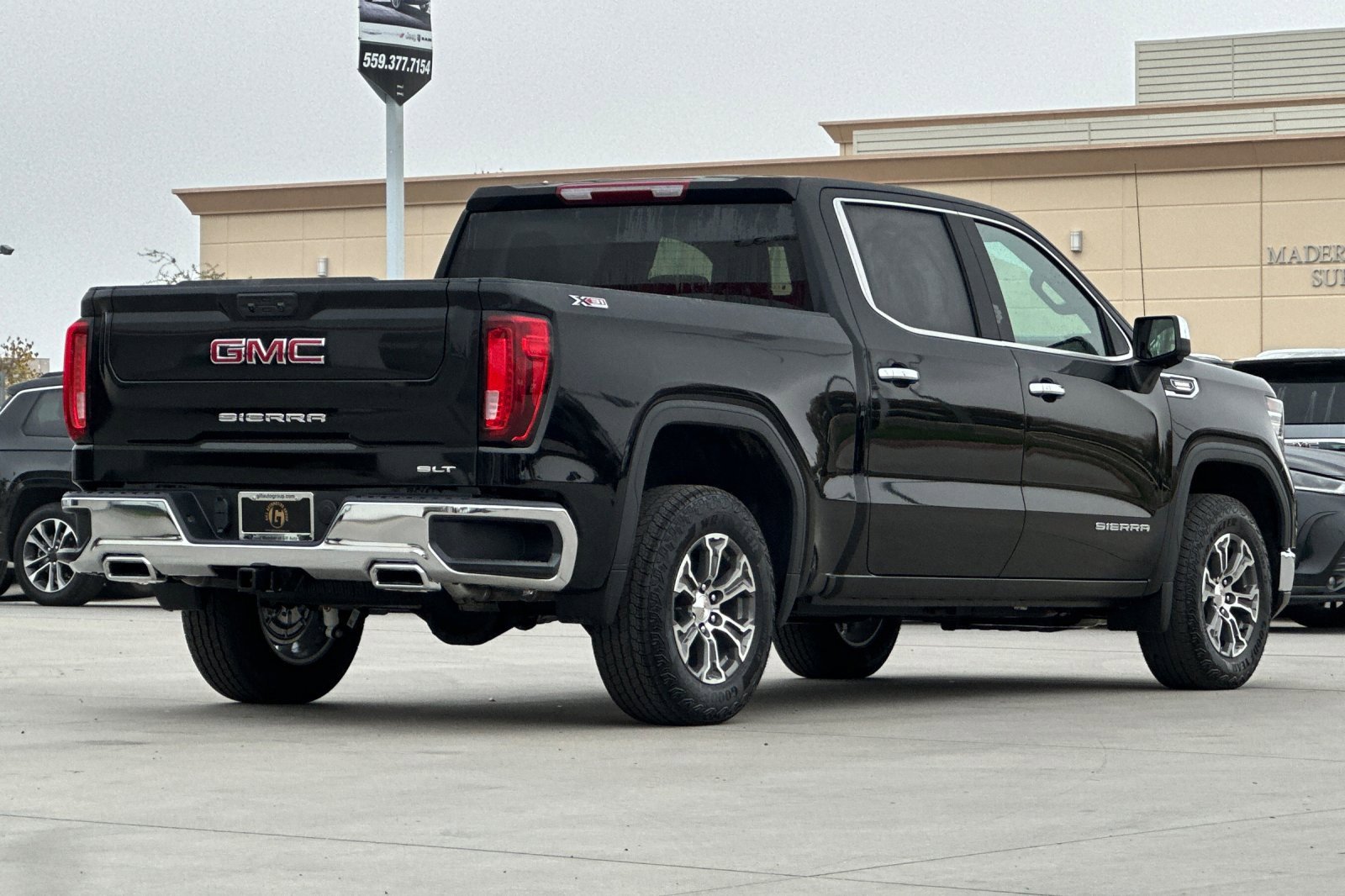New 2026 GMC Sierra 1500 SLT w/ SLT Convenience Package image 6