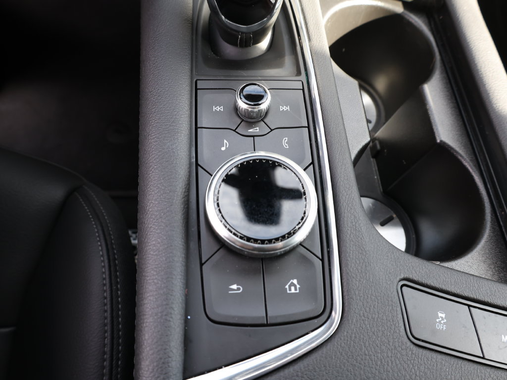 Used 2025 Cadillac XT6 Luxury FWD image 31