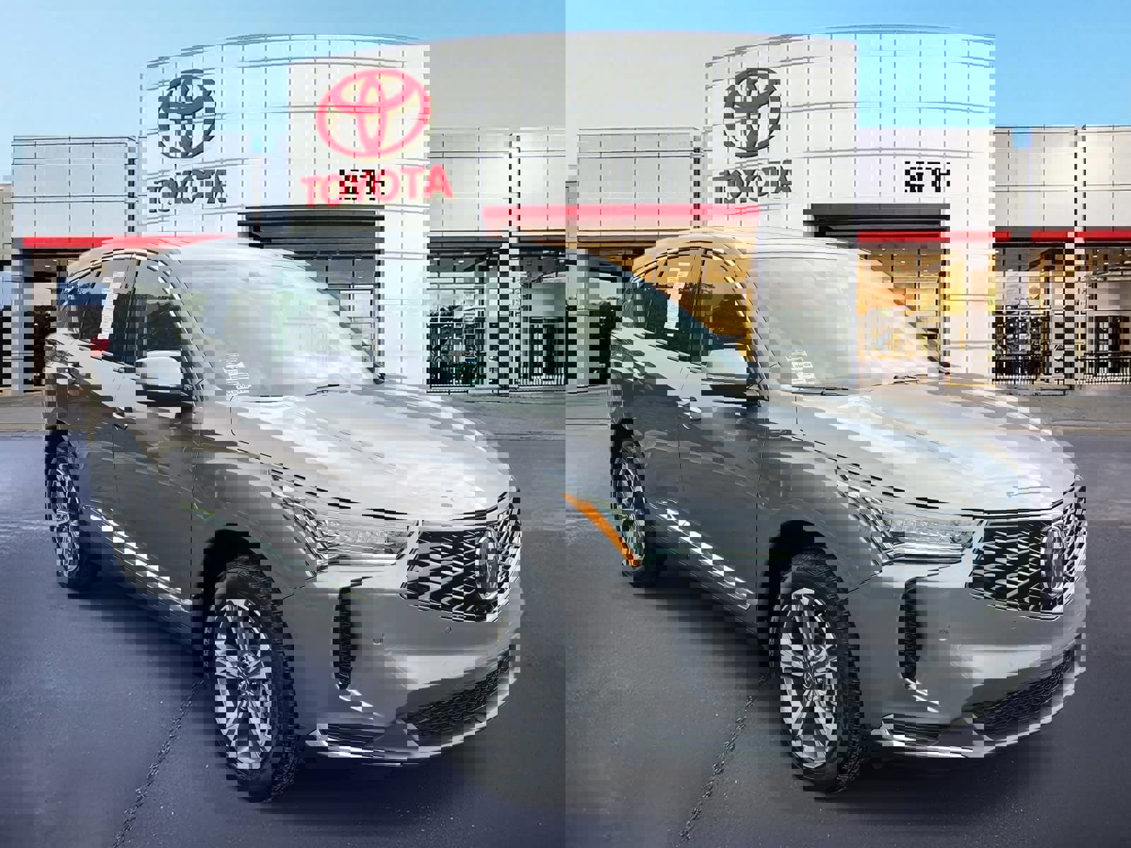 Used 2025 Acura RDX SH-AWD w/ Technology Package image 3