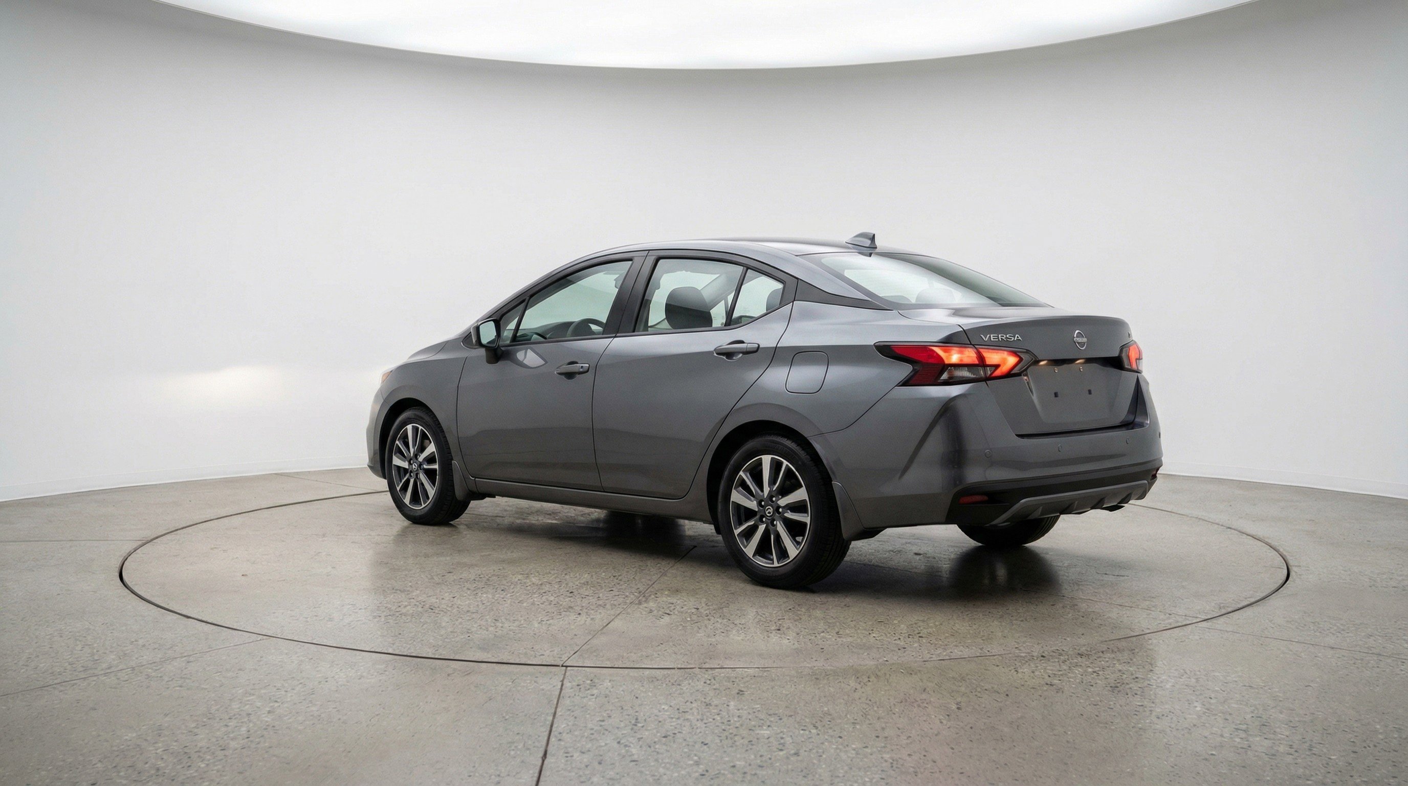 Used 2025 Nissan Versa SV image 6