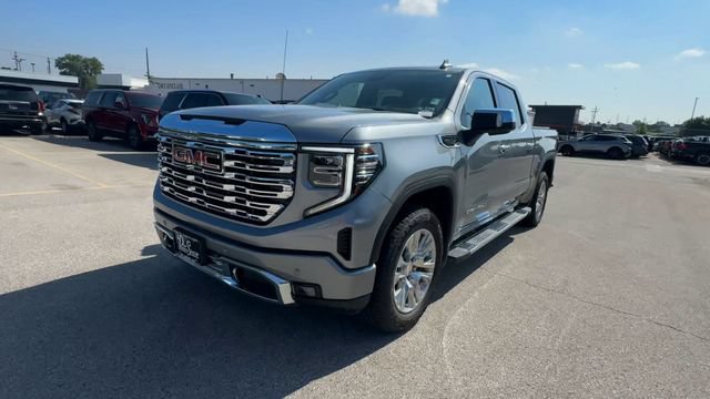Used 2025 GMC Sierra 1500 Denali w/ Technology Package AWD/4WD image 4