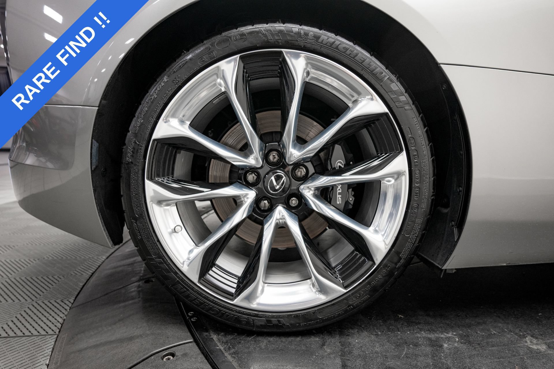 Used 2021 Lexus LC 500 Coupe w/ Touring Package RWD image 28