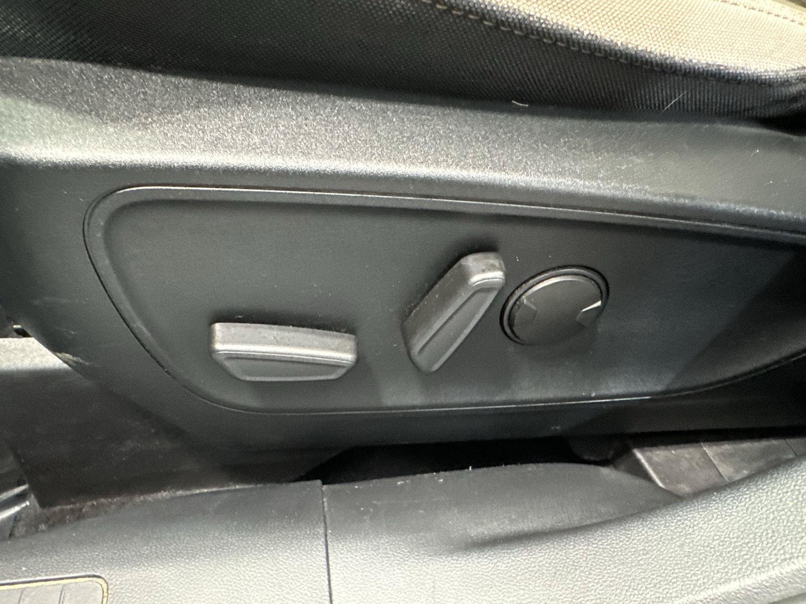 Used 2020 Ford Escape SE AWD/4WD image 17