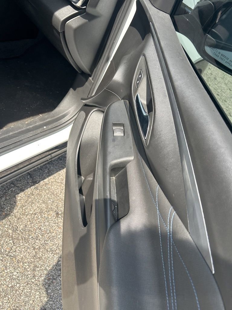 Used 2025 Buick Envista Sport Touring image 16