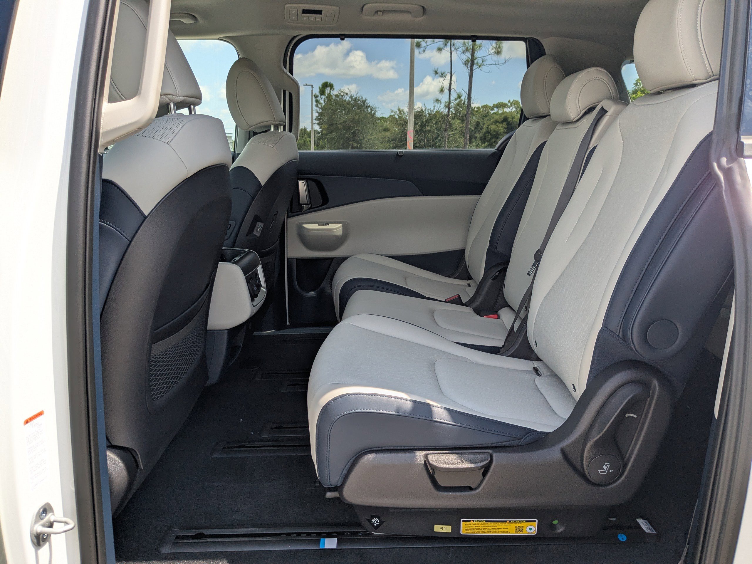 New 2026 Kia Carnival SX image 17