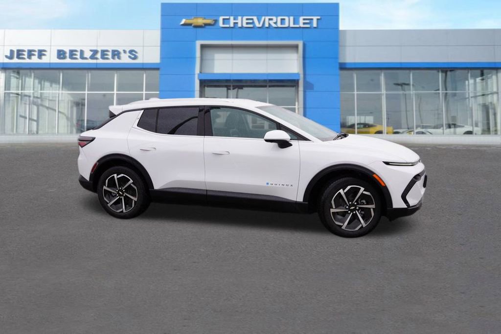 New 2026 Chevrolet Equinox EV LT FWD image 2