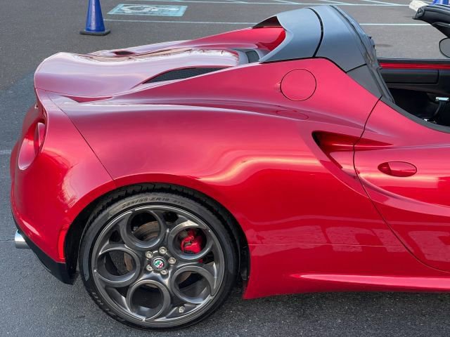 Used 2020 Alfa Romeo 4C Spider image 21