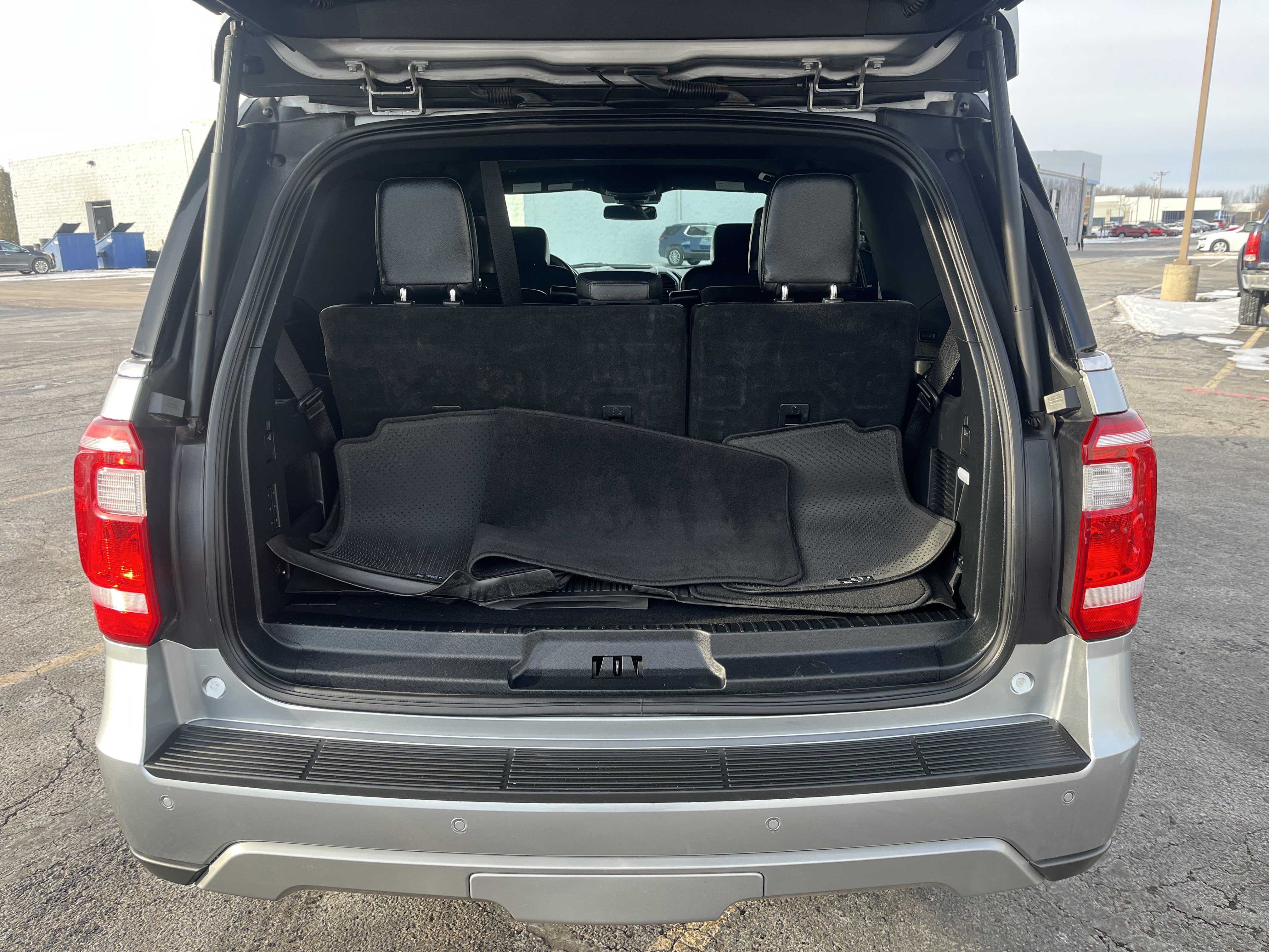 Used 2021 Ford Expedition XLT image 19